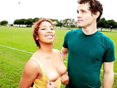 Enthousiasteling, Grote lul, Hondjeshouding, Latijnse vrouw, Masturbatie, Geschoren, Tiener, Tieten likken