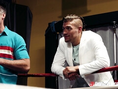 Язык в попке, Большие сиськи, Блондинки, Спортзал, Поцелуи, Лесбиянка, Киски, Сиськи