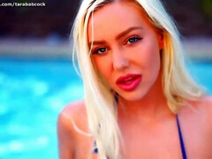 Grosser arsch, Grosse titten, Bikini, Blondine, Im freien, Pool, Solo, Titten