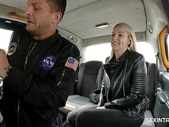 Amateur, Blonde, Sucer une bite, Voiture, En levrette, Hard, Masturbation, Public