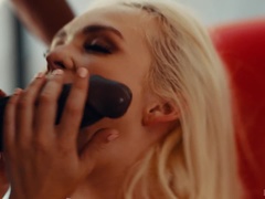 Schwarz, Blondine, Sperma im mund, Behaart, Hardcore, Lecken, Monster, Muschi