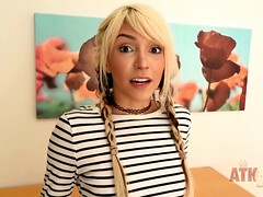 Blond, Pijpbeurt, Schattig, Vrouw, Natuurlijk, Alleen, Tiener, Tieten likken
