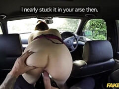 Sucer une bite, Voiture, Tir de sperme, En levrette, Faciale, De plein air, Pov, Uniforme