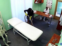 Mamada, Penetracion con dedos, Pajear, Lesbiana, Lamidas, Oficina, Coño, Uniforme