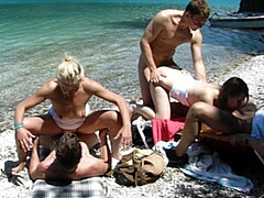 Culo grande, Mamada, Familia, Alemán, Al aire libre, Público, Realidad, Sexo fuerte