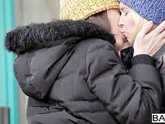 babes - Lorena G and Tracy Gold - Lost in love