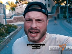 Vollbusig, Zierlich, Pov, Öffentlich, Muschi, Realität, Tätowierung, Titten