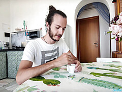 Парочка, Огромные размеры, Итальянки, Натуральные сиськи, Соски, Голышом, От первого лица, Между сисек