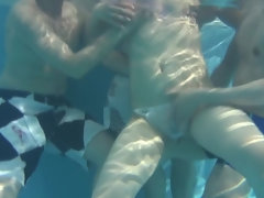アジア人, フェラチオ, 口内発射, グループ, Hd, 日本人, 熟年, 濡れ