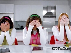 Любители, Грудастые, Вчетвером, Секс без цензуры, Лесбиянка, Натуральные сиськи, Молоденькие, Сиськи