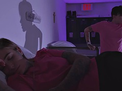 素人, 美女, 着衣女と全裸男, イく瞬間, 学生寮, フェティッシュ, タトゥー, おもちゃ