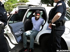 Cfnm, Flotter vierer, Gruppe, Hardcore, Interrassisch, Polizei, Titten, Uniform