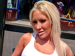 Большая жопа, Большие сиськи, Блондинки, Эксгибиционист, Белье, Милф, Голышом, На природе