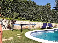 Verga grande, Mamada, Lamidas, Orgía, Fiesta, Piscina, Coño, Afeitado
