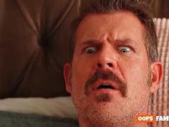 Брюнетки, Семяизвержение, Секс без цензуры, На публике, Бритые, Сиськи