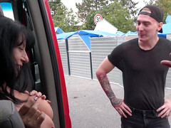 Hondjeshouding, Flashing, Handbeurt, Inshuiven, Rijpe lesbienne, Kut duiken, Geschoren, Rok