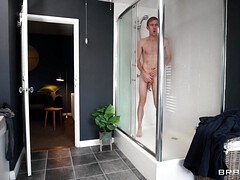 Grosser arsch, Blondine, Orgasmus, Orgie, Piercing, Dürr, Tätowierung, Flotter dreier