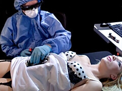 18 jahre, Grosser schwanz, Grosse titten, Blondine, Blasen, Arzt, Dürr, Jungendliche (18+)