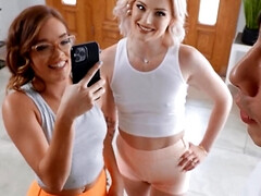 18 jahre, Tussi, Grosse titten, Blondine, Doppelpenetration, Handjob, Küssen, Jungendliche (18+)