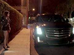 In den arsch, Blasen, Braunhaarige, Aufs gesicht abspritzen, Hd, Absätze, Geld, Natürlichen titten