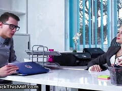 Amateur, Tetona, Alemán, Latina, Madres para coger, Tetas naturales, Oficina, Estudiante