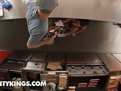 Grote lul, Bruinharig, Rondborstig, Hondjeshouding, Natuurlijke tieten, Realiteit, Zuigen, Tieten likken