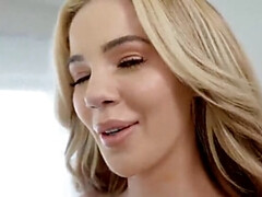 Grosse bite, Blonde, Sucer une bite, En levrette, Faciale, Maigrichonne, Pute, Nénés