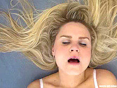 Amateur, Checa, Penetracion con dedos, Casero, Masturbación, Realidad, Afeitado, Solo