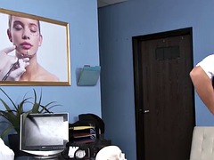 Gros seins, Brunette brune, Branlette thaïlandaise, Nénés