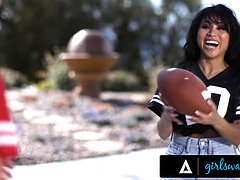 デカ尻, デカパイ, 大学生, キス, レズビアン, オージー, ティーン, オッパイの