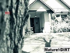 Большие сиськи, Брюнетки, Постарше, Семяизвержение, Милф, Мамочка, Мачеха, Чулки