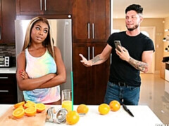 Mamada, Morena, Estilo perrito, Ébano, Peludo, Interracial, Cocina, Adolescente