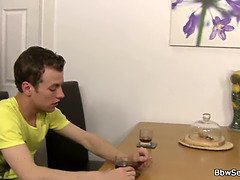 お尻, フェラチオ, 茶髪の, エロ熟女, イマラチオ, 手コキする, 淫乱熟女, 義母