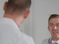 お尻, フェラチオ, イく瞬間, チン, 医者, バック, ショートヘア, タトゥー