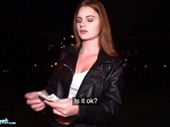 Grote lul, Stel, Sperma shot, Diep in de keel, Openbaar, Roodharige vrouw, Geschoren, Tieten likken