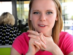 Nahaufnahme, Klaffend, Absätze, Masturbation, Orgasmus, Öffentlich, Solo, Unter dem rock