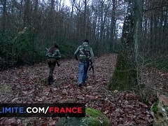 Pijpbeurt, Bruinharig, Sperma shot, Hardcore, Orgasme, Trio, Tieten likken, Nat