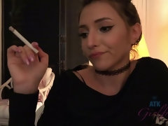 Pijpbeurt, Sperma in mond, Vingeren, Vriendin, Handbeurt, Gezichtspunt, Kut duiken, Roken