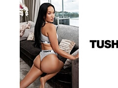 18 jaar, Grote kont, Grote lul, Grote mammen, Pijpbeurt, Bruinharig, Hondjeshouding, Tiener