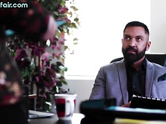 Bisexuell, Blasen, Vollbusig, Kehlenfick, Schwanz, Nippel, Flotter dreier, Titten