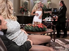 Grosser schwanz, Blondine, Besamung, Kehlenfick, Handjob, Hd, Lingerie, Strümpfe