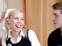 Grosse bite, Blonde, Sucer une bite, En levrette, Léchez, Seins naturels, Pigtail, Nénés