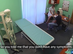 Sucer une bite, Tromperie, Couple, Médecin, Léchez, Bureau, Chatte, Uniforme