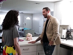 18 jahre, Grosse titten, Blasen, Braunhaarige, Hardcore, Stiefmutter, Taboo, Flotter dreier