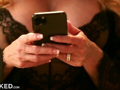 Gros seins, Noire, Blonde, Gorge profonde, En levrette, Hard, Lingerie, Nénés