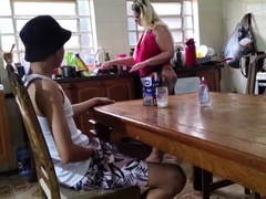 Большие сиськи, Минет, Доминирование, Женское доминирование, Фетиш, Затыкание рта, Очки, Сиськи