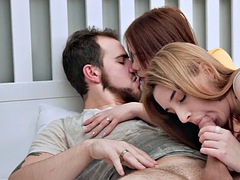 Красотки, Секс без цензуры, Лизание, Рыжие, Соло, Молоденькие, Втроем, Сиськи