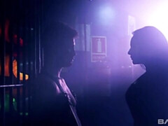 Anal, Grosse bite, Bisexuelle, Sucer une bite, En levrette, Groupe, Maigrichonne, Nénés