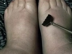 Cute feet widdle