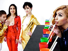 18 años, Verga grande, Mamada, Estilo perrito, Ffm, Tetas naturales, Adolescente, Tetas